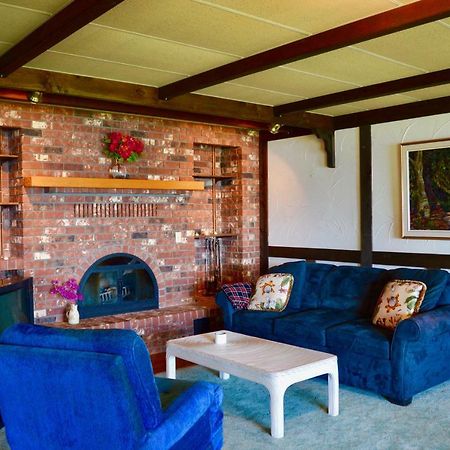 Oceanfront Suite Gibsons Bagian luar foto