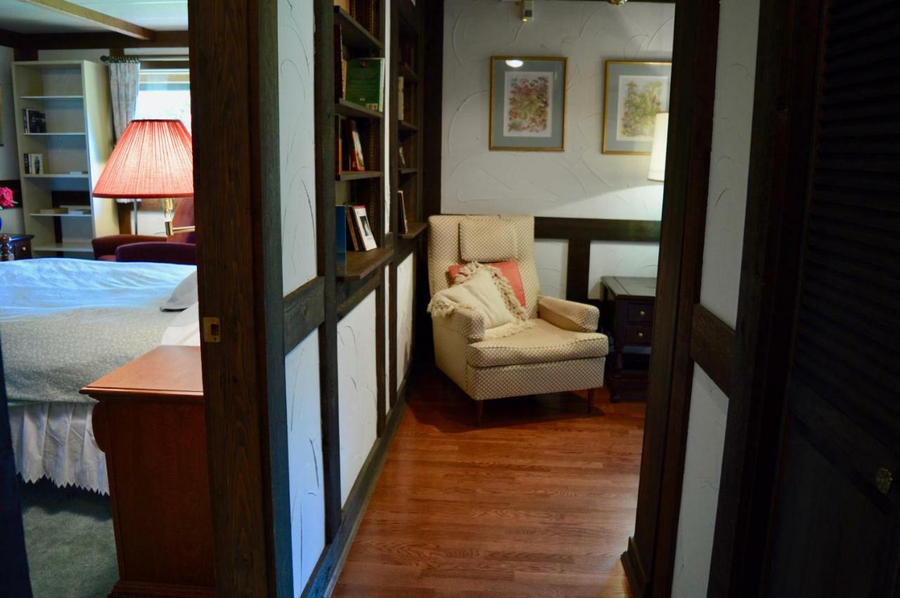 Oceanfront Suite Gibsons Bagian luar foto