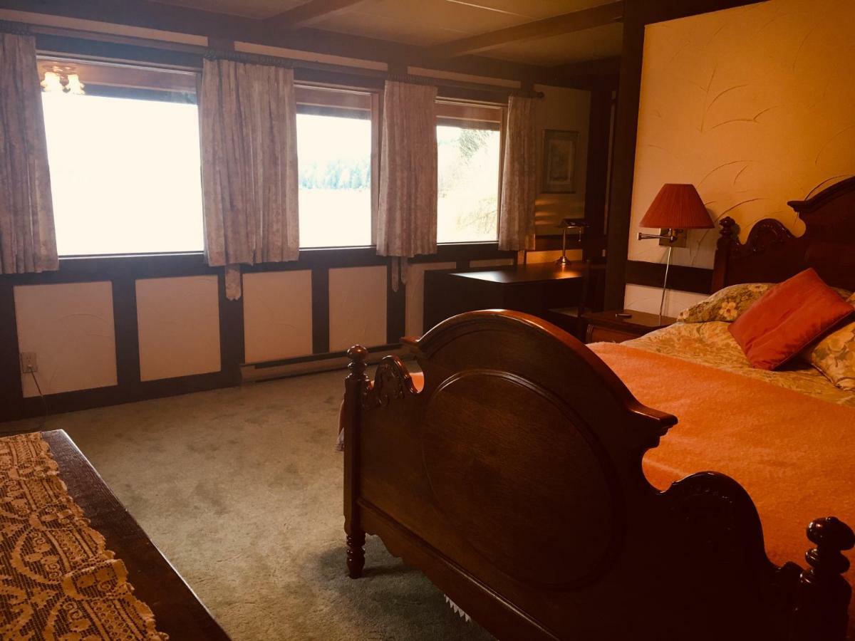 Oceanfront Suite Gibsons Bagian luar foto